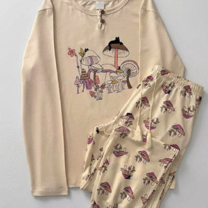 بيجامة "Funny World" – أناقة الطبيعة وراحة لا تُقاوم.