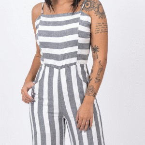 جمبسوت نسائي عصري مخطط باللونين الأبيض والرمادي - قطعة أساسية لإطلالة صيفية مريحة وأنيقة