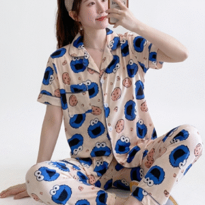 "بيجامة قطعتين كلاسيك (بزراير) - كولكشن صيف 2026"